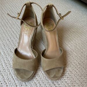 Vince Camuto Women's Tan Wedge Espadrille Sandals